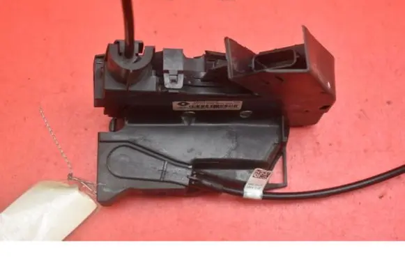 Renault Talisman Rear door lock 825032679R