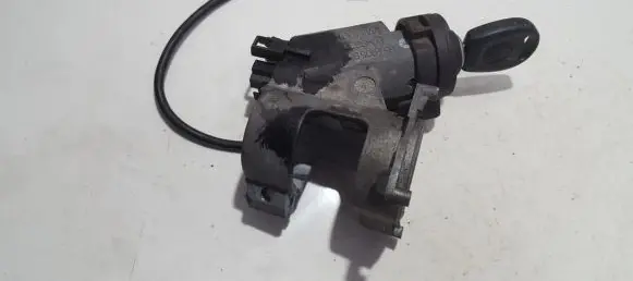 Volkswagen Golf III Ignition lock 357905851 290596