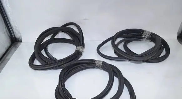 BMW i3 Rubber seal front coupe door 7361017 51767361017 7361018