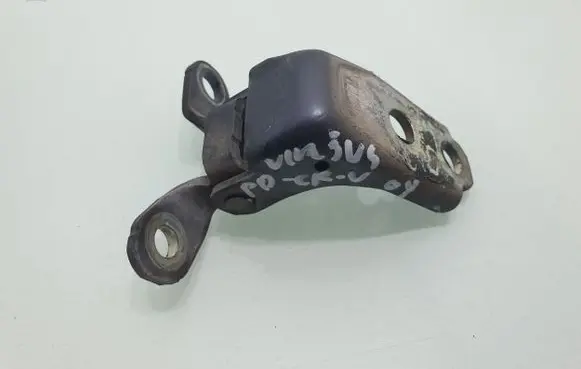Honda CR-V Front door upper hinge