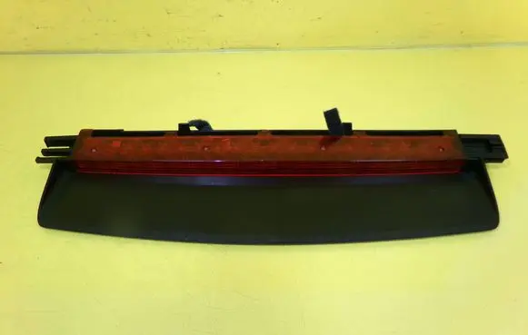 Audi A6 S6 C6 4F Third/center stoplight 4F5945097