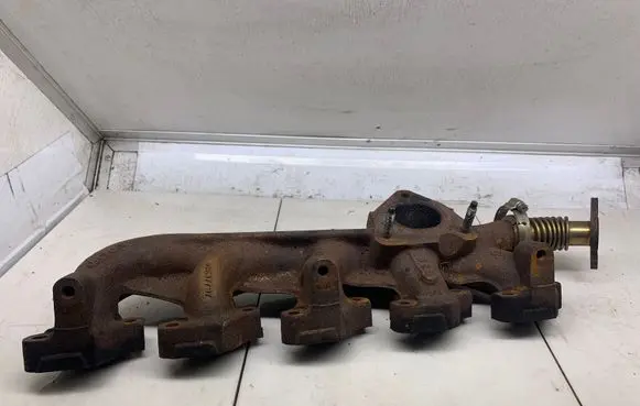 Volvo V70 Intake manifold 30637797