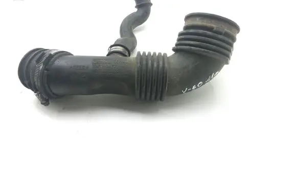 Volvo V60 Turbo air intake inlet pipe/hose 7M519A673HF