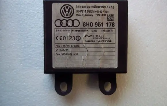 Audi A4 S4 B6 8E 8H Alarm control unit/module 8H0951178