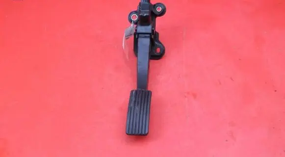 Peugeot 4007 Accelerator throttle pedal MN101544