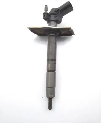 Volkswagen PASSAT CC Fuel injector 03L130277