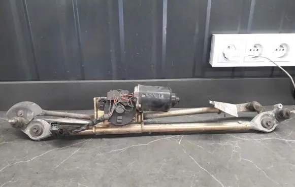 Saab 900 Front wiper linkage 159100-8831