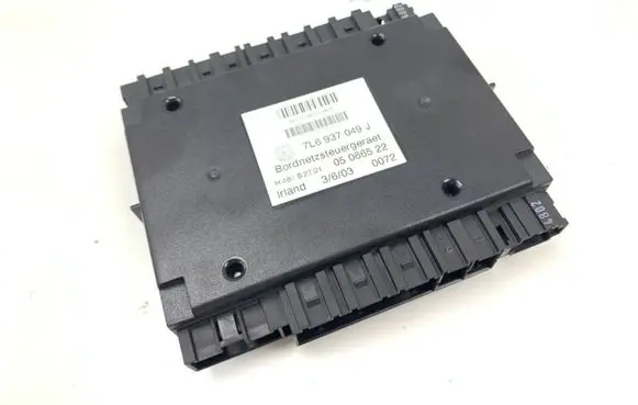 Volkswagen Touareg I Comfort/convenience module 7L6937049J 05066522