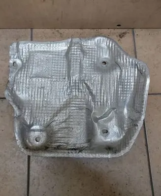 Audi Q7 4M Exhaust heat shield 4M0825725D