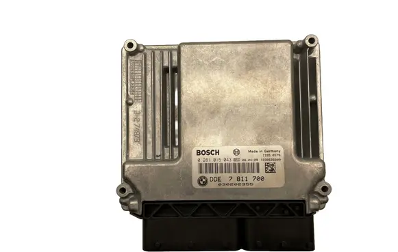 BMW 5 E60 E61 Engine control unit/module 7811700 0281015043
