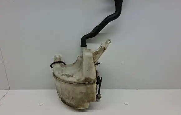 Windshield washer fluid reservoir/tank