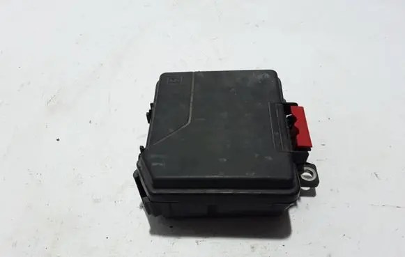 Renault Latitude (L70) Fuse module 284B10001R