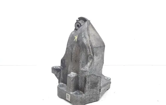 Mercedes-Benz E C207 W207 Engine mounting bracket A6512230004