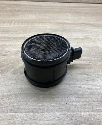 BMW 5 E60 E61 Mass air flow meter 7793633 0281002713