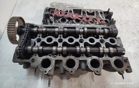Peugeot 508 RXH Engine head 9688418110 9688418110C01