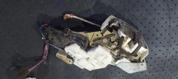Suzuki Liana Front door lock