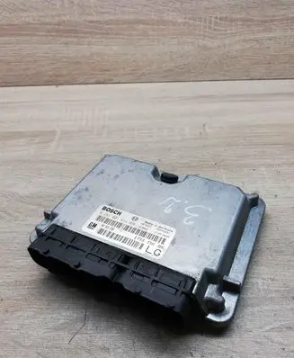 Opel Vectra B Engine control unit/module ECU 90569348 0281001634