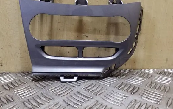 Ford Focus Climate control/heater control trim BM5118522DCW