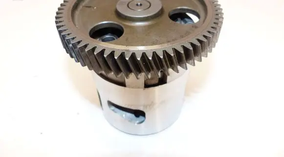 Mercedes-Benz E W212 Oil pump R6511811801