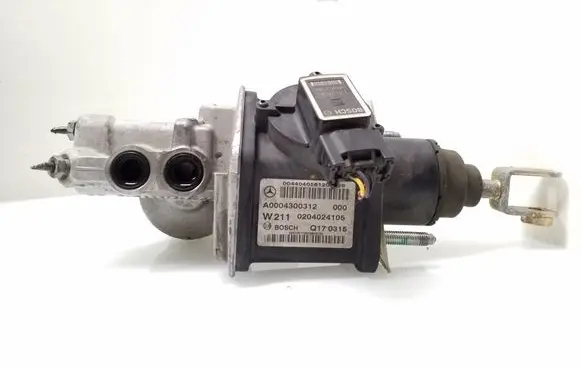 Mercedes-Benz E W211 Master brake cylinder 0204024105 A0004300312