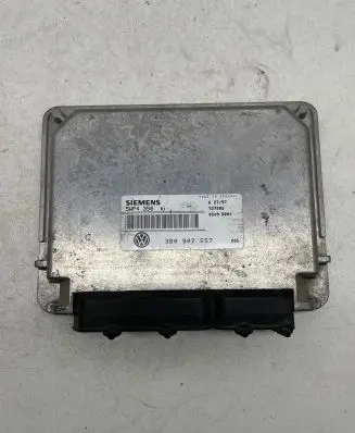 Volkswagen PASSAT B5 Engine control unit/module 3B0907557 727605 5WP435001