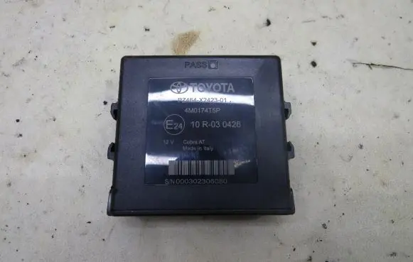 Toyota RAV 4 (XA40) Other control units/modules PZ464-C2423-01