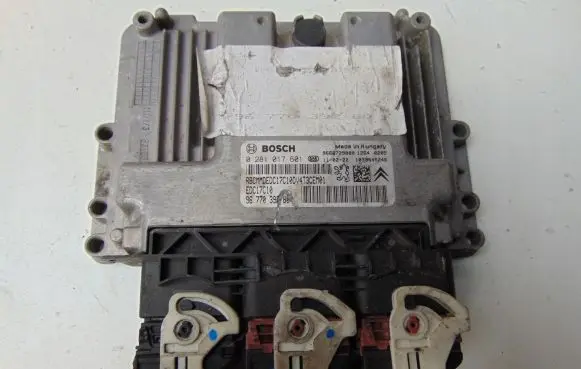 Peugeot 206+ Engine control unit/module 9677039280