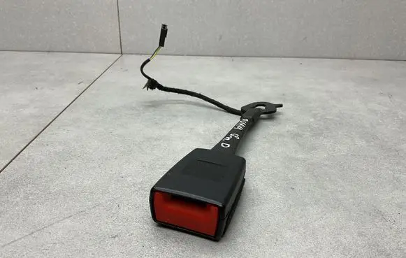 Skoda Octavia Mk3 (5E) Front seatbelt buckle 5G3857755B