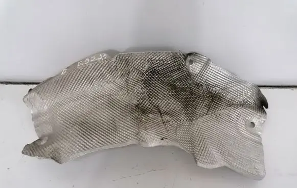 BMW 3 E90 E91 Heat shield in engine bay 7072693