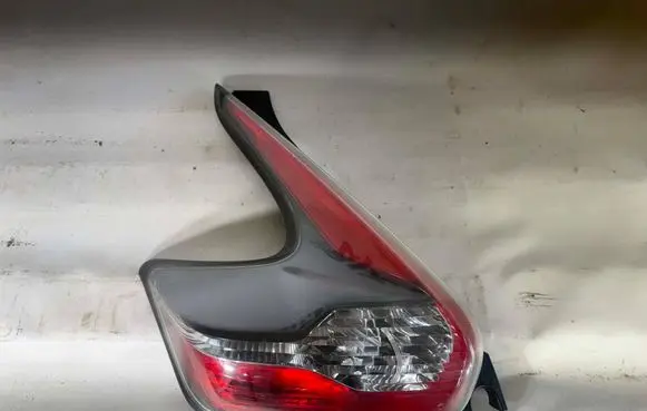 Nissan Juke I F15 Rear/tail lights 26555BV80A