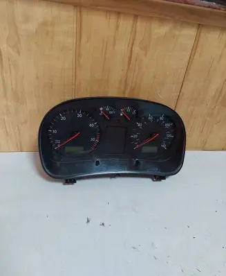 Volkswagen Golf IV Speedometer (instrument cluster) 88311282