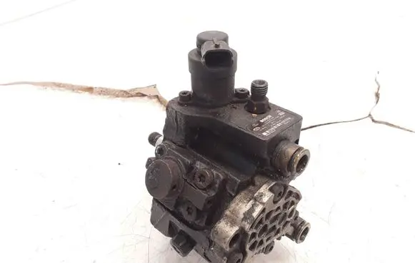 Hyundai i40 Fuel injection high pressure pump 0928400750 0445010206 331002A420
