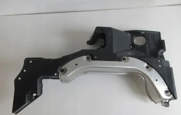 Center/middle under tray cover