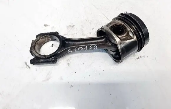 Audi Q3 8U Piston with connecting rod 038J