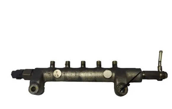 Nissan X-Trail T30 Fuel main line pipe