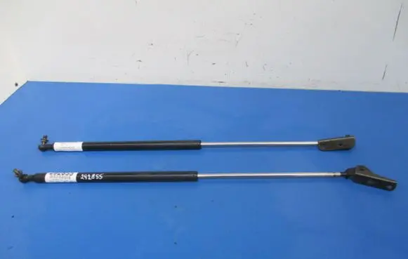 Suzuki Swift Cultus Shock absorber/damper mounting bracket 