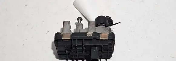 BMW 5 F10 F11 Turbine electric control actuator 797863 7978630013 6NW01043002