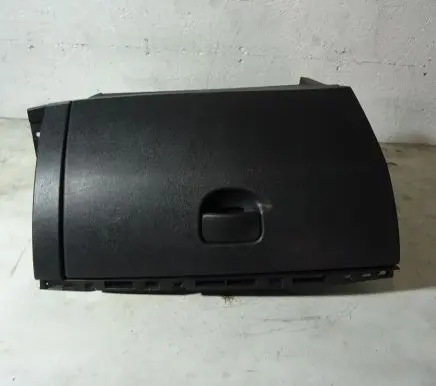 Renault Clio III Glove box 