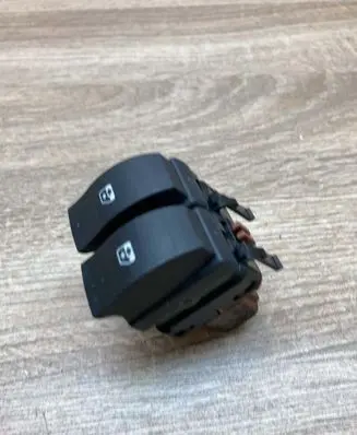 Renault Megane II Electric window control switch 315040A