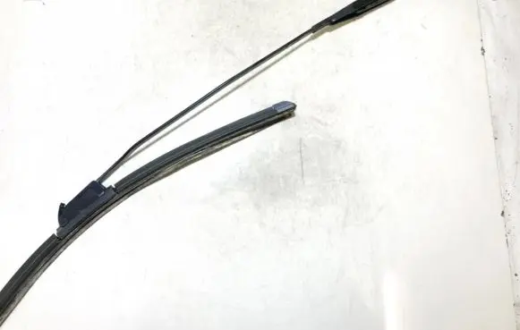 Mitsubishi Space Star Front wiper blade arm