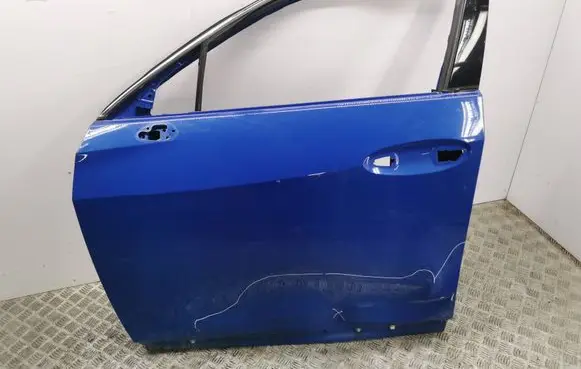 Lexus UX Front door