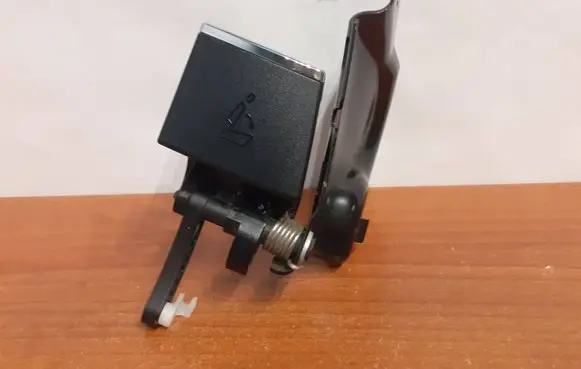 Mercedes-Benz E W212 Seat back rest lock catch A2129209100
