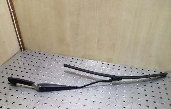 Ford Kuga I Front wiper blade arm 8V4117526BC