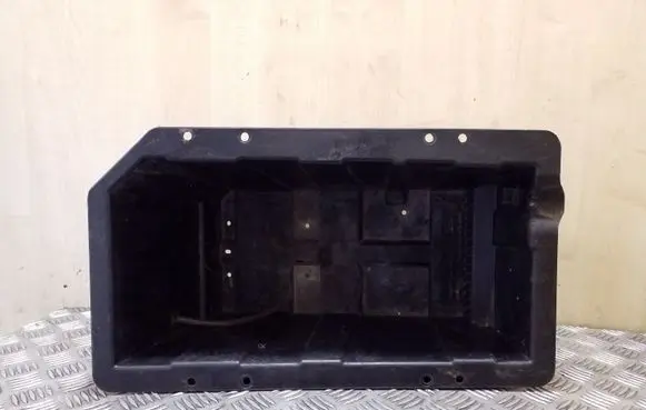 Battery box tray