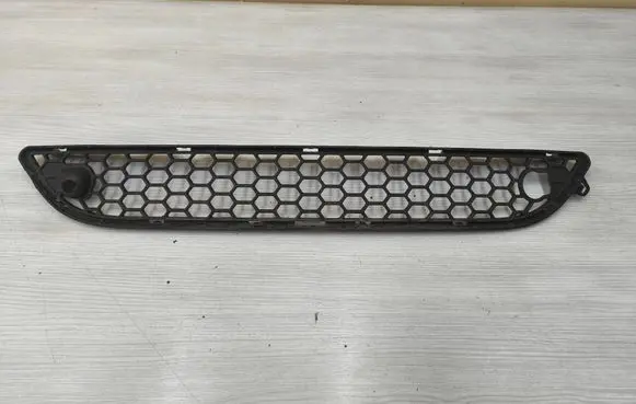Volvo S60 Front bumper lower grill 30795021