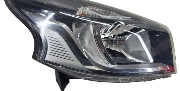 Renault Trafic III (X82) Headlight/headlamp 260109868r.kolumb