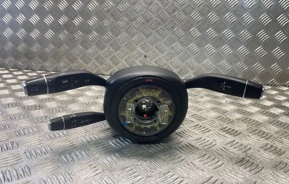 Mercedes-Benz A W176 Steering wheel buttons/switches A2469001211
