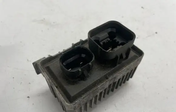Opel Insignia A Glow plug pre-heat relay 55574293