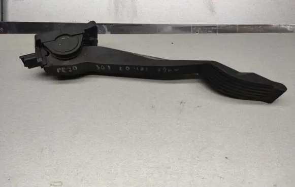 Peugeot 307 Accelerator throttle pedal 9643059280 0280752236