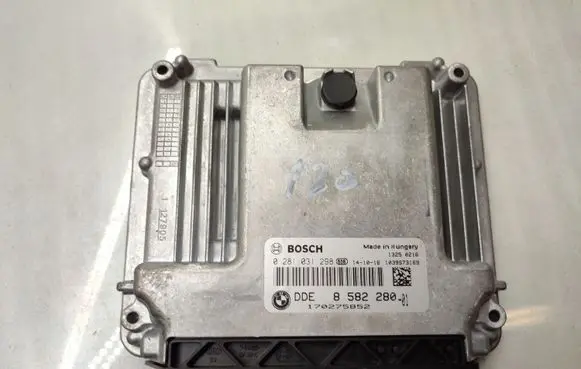 BMW 1 F20 F21 Engine control unit/module 8582280